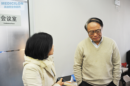 不朽情缘mg官网临床前副总裁顾性初博士为与会者答疑解惑