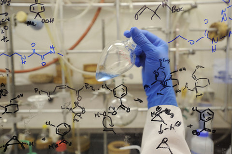 多肽药物“成绩”吸睛研发掣肘、出口承压隐忧显现